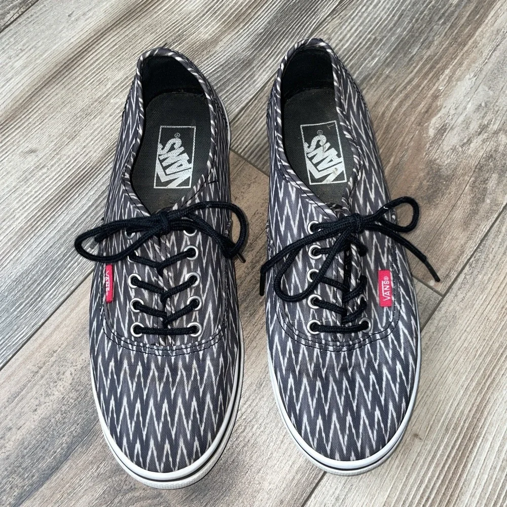 Vans Unisex-Adult Chevron‎ Print Sneakers, blkgray, M 6— W 7.5